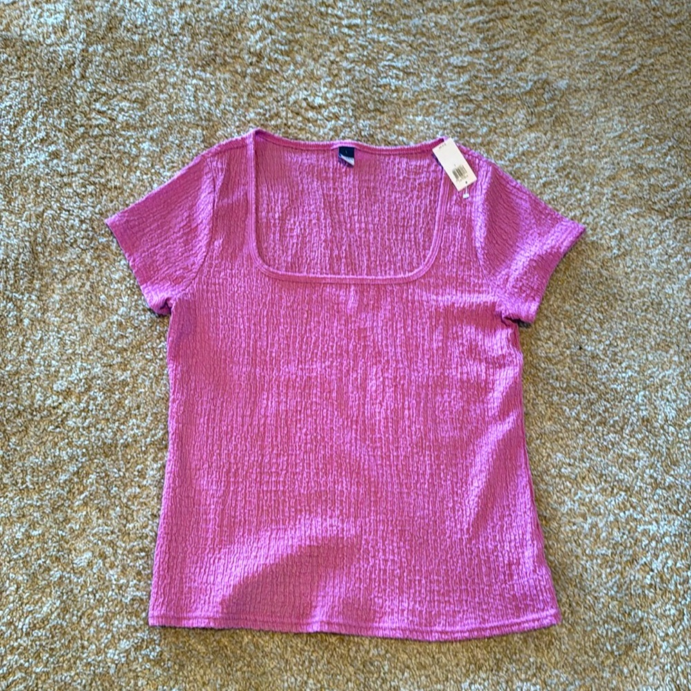 Old Navy purple/pink short sleeve shirt. New with tags. Size L.
